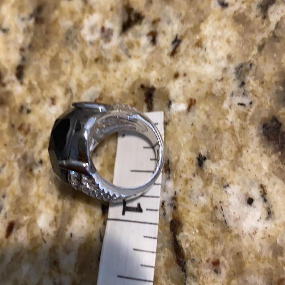 🌸 4/$20 🌸Black Stone Dinner Ring - Picture 5 of 5